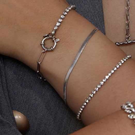 Minimalistische snake chain armband van zilverkleurig RVS. Glad, flexibel en perfect voor dagelijks gebruik. Ontdek de Snake Chain Bracelet van Gioia.