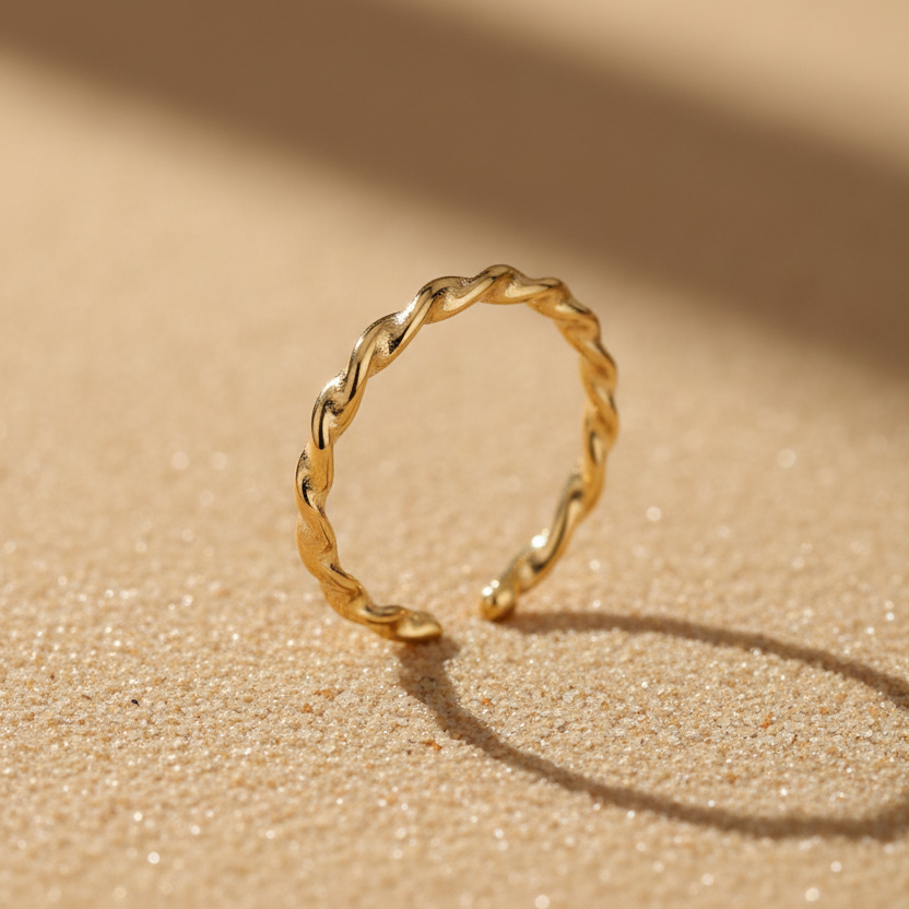 Gedraaide gouden ring – Pinterest productfoto