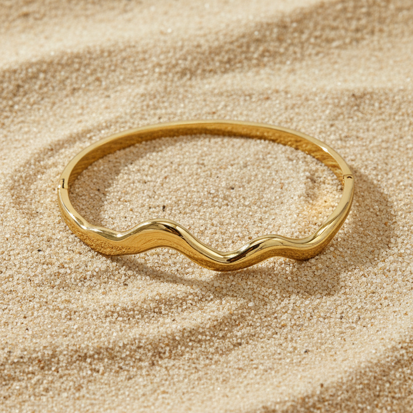 Gouden wave armband – Pinterest productfoto
